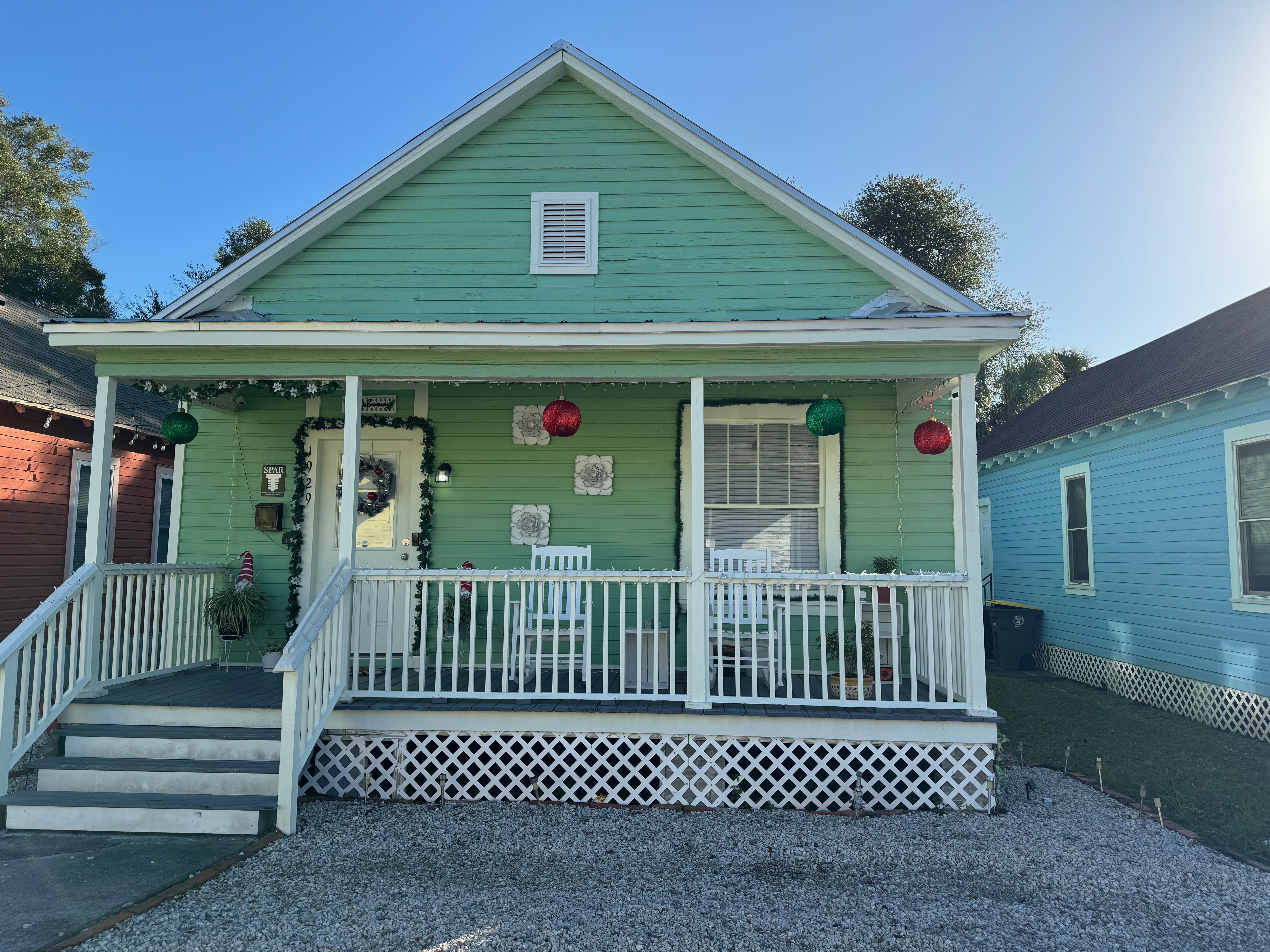 Bungalow Front